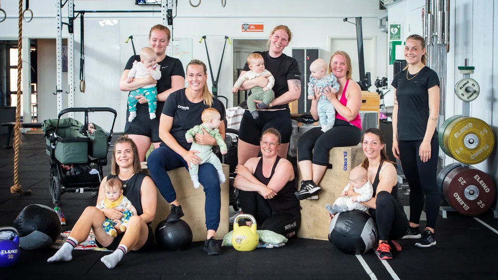 Olivia Rosenberg och Astrid, Johanna Härell och Albin, Sandra Winberg och Lilja, Petra Larsson, Maria Ståhl och Frank, tränare Linn Lundborg och Matheus, vars mamma Maria Mogerud sitter bredvid, Angelica Eriksson Hudritsch och Ines.