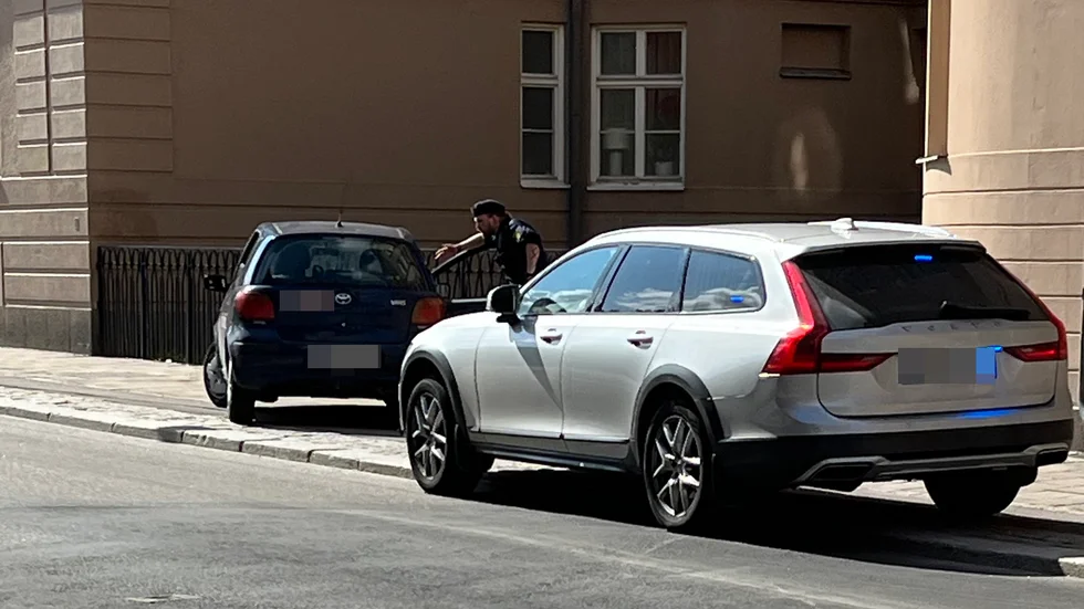 Polisen fick stopp på den misstänkte mannen på Drottninggatan i centrala Linköping.