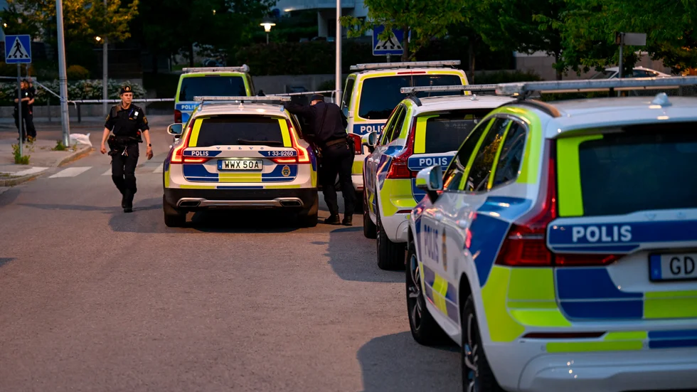 En man sköts i Solna tidigare i juni, men i själva Järvaområdet har skjutvapenvåldet minskat rejält, enligt polisen. Arkivbild.