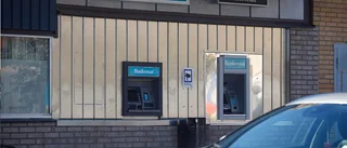 Tjuv slog till mot äldre kvinna vid Sveaplan – offret bröt handleden