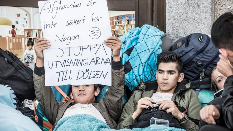 Barn och unga som kommit som flyktingar till Sverige får inte genomgå en rättssäker asylprocess utan utvisas till farliga länder som till exempel Afghanistan, anser debattörerna.