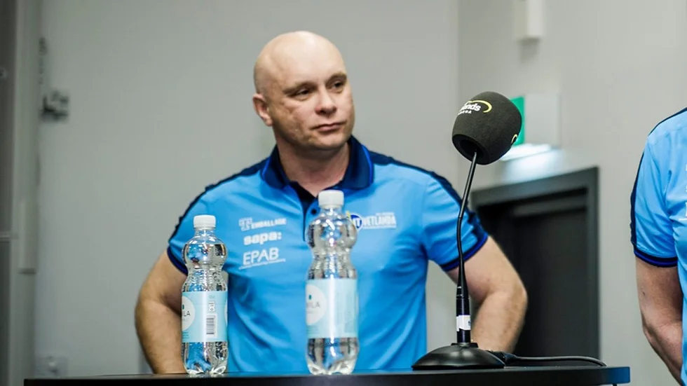 Vetlandas sportchef Mikael Wirebrand fruktar två danska smedförare – trots att Niels-Kristian Iversen saknas på grund av en axeloperation.
