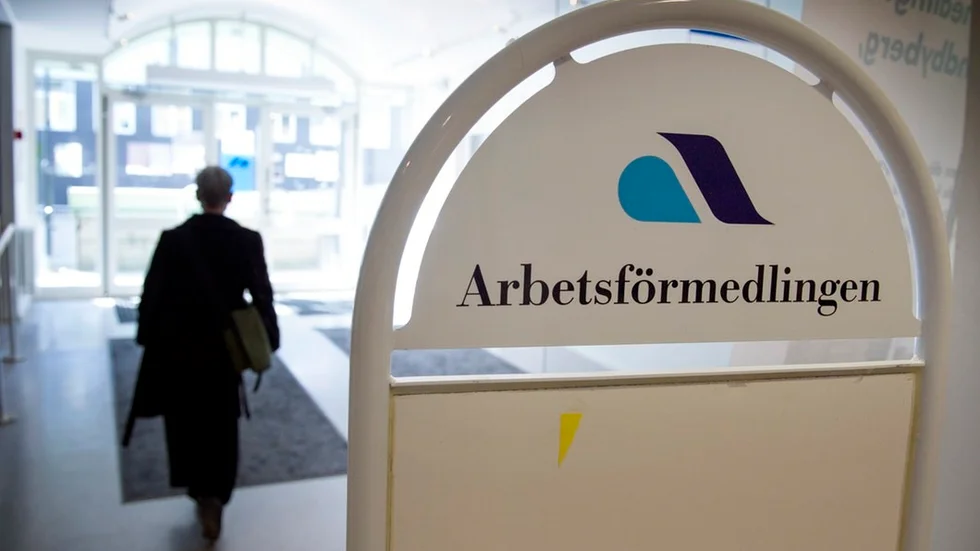 I ett pressmeddelande nyligen hävdade Arbetsförmedlingen att "Allt fler nyanlända får jobb". När man granskar Arbetsförmedlingens siffror inser man att påståendet är en bluff, skriver Moderaterna.