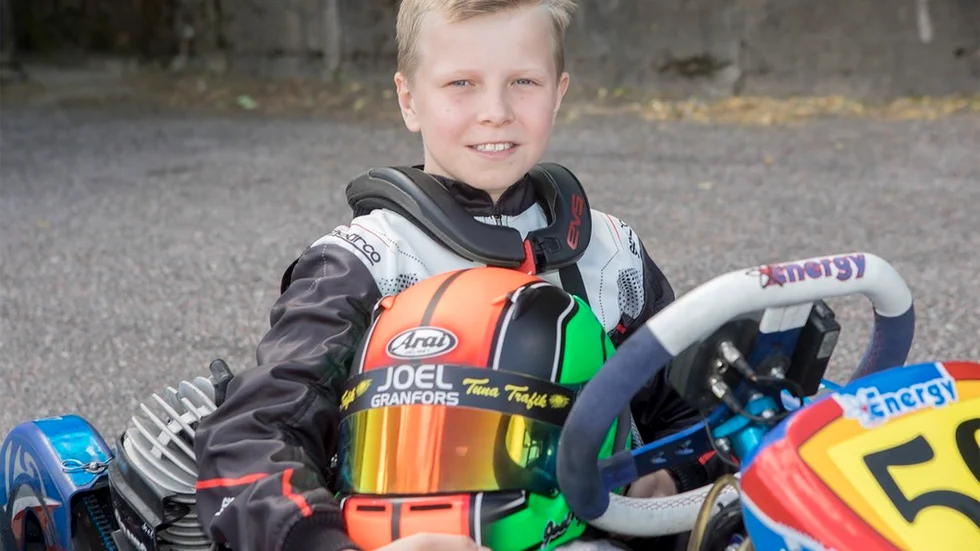 Joel Granfors var en av de fem som inte hade en regnkart med sig. De övriga 112 tävlande hade större resurser i ryggen.