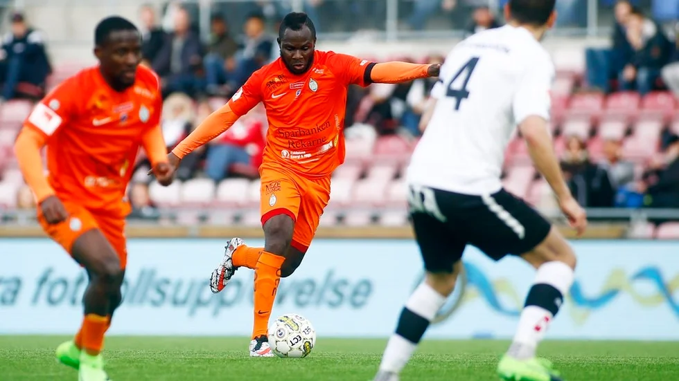 AFC Eskilstuna riskerar att få klara sig utan viktige mittfältaren Emmanuel Frimpong mot IFK Göteborg.