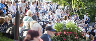 Bågar av alla dess slag lockade i kortege