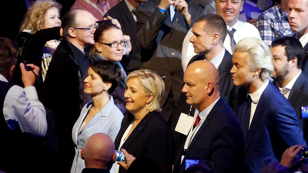 Några av Putins favoriter i väst – men inte de enda som ryska troll satts in för att hjälpa. Frauke Petry i tyska AfD och Marine Le Pen i franska FN. I deras sällskap bland andra Geert Wilders från holländsk ytterhöger
