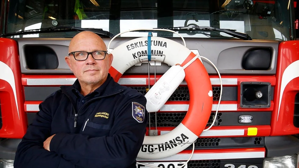 Lars Lagebo, räddningschef i Eskilstuna kommun, välkomnar att ytterligare deltidsbrandmän i Torshälla tagit tillbaka sina uppsägningar.