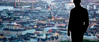 Bodde på gods i Sörmland utan att betala hyra – nu vägrar ex-vd:n flytta från Östermalmslägenheten