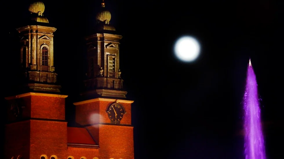 Vill verksamhetschef Amelie Junger medvetet skapa motsättningar i den öppna folkkyrka som Svenska kyrkan vill vara? frågar Mariann Grudevall.