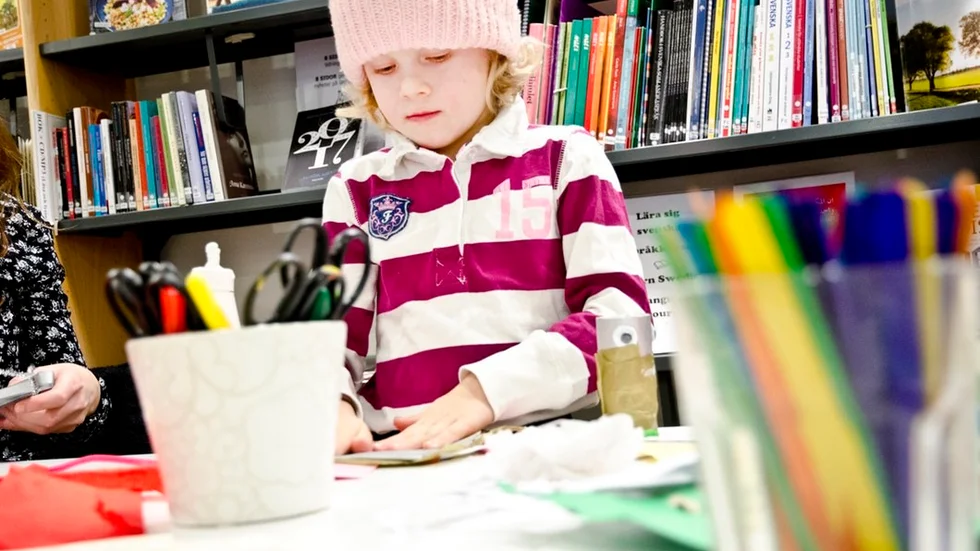 Sjuåriga Elsa Billing går till vardags på Gnesta Waldorfskola.