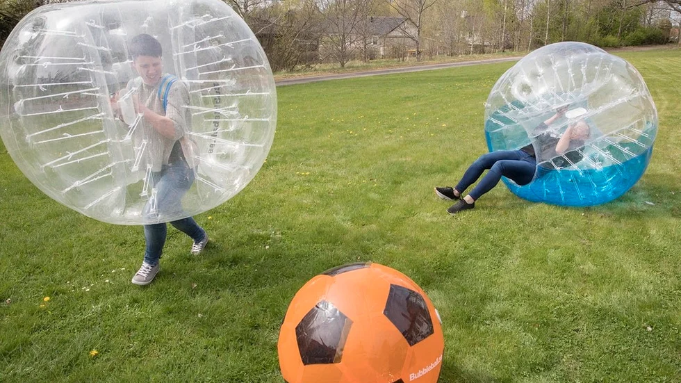 Så här kan det se ut när man spelar bumperball. Nu tvingas lördagens mästerskap att ställas in.