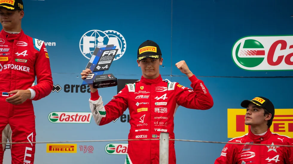 Dino Beganovic var på pallen i det ena av två race i helgens tävlingar på Zandvoort och behåller ledningen i mästerskapet. 