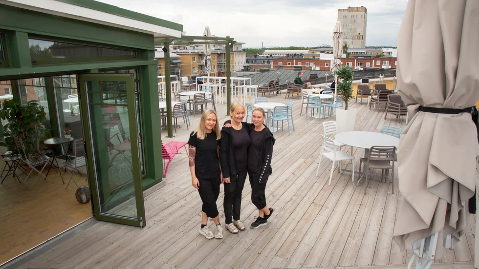 Sanna Marklund, Ulla Hansson och Tina Andersén vill att en stund på Takterrassen ska kännas som att sitta på en uteservering i Spanien.

