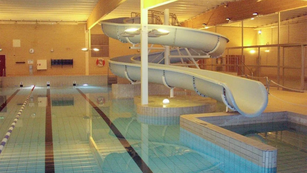 Det finns en rad brister i Vingåkers badhus som behöver åtgärdas akut, enligt den utredning som presenterats för det politiska styret.