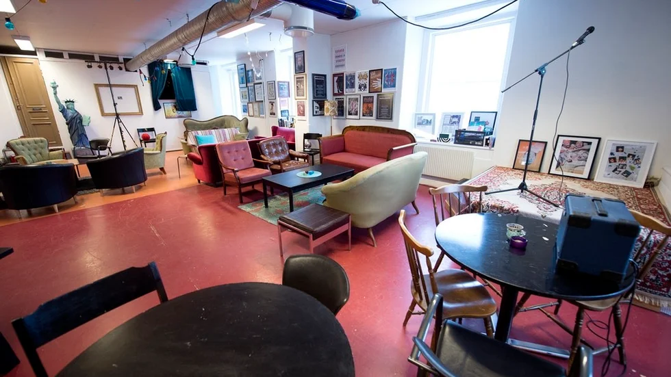 Propellerteatern slår upp dörrarna till Poetry Slam på onsdagskvällen.