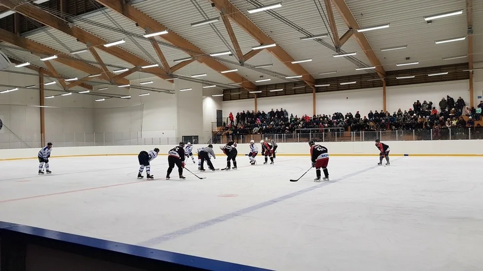 Veteraner från IFK Mariefred och Åker/Strängnäs drabbade under fredagskvällen samman på Hammarens IP.