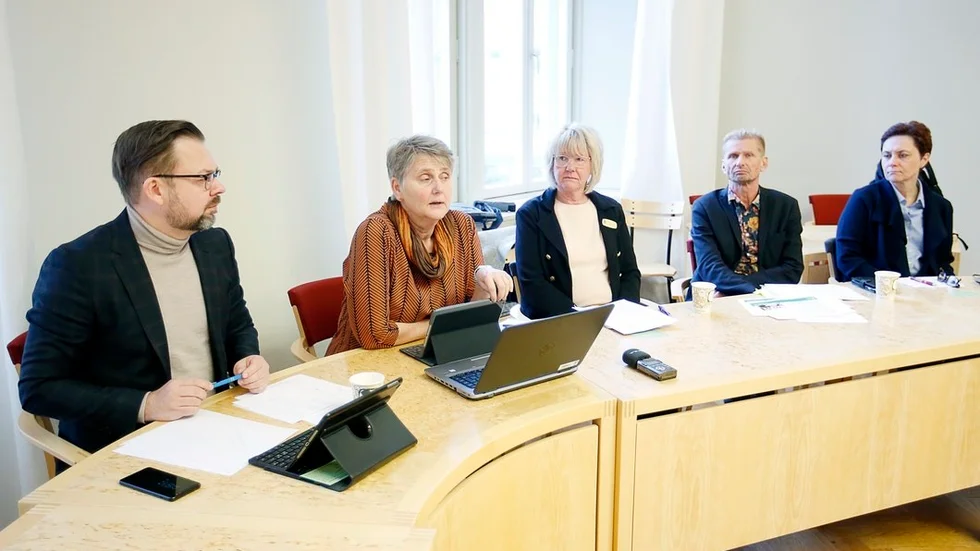 Från presskonferensen då barn- och utbildningsnämnden presenterade att 97 tjänster ska bort inom skolan i Eskilstuna. Foto: Anders Nilsson.