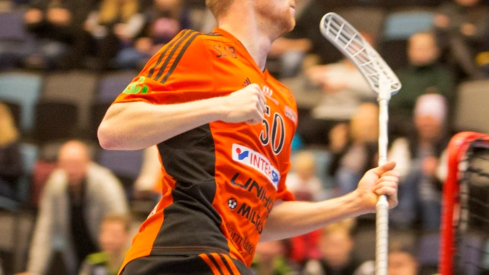 Väldigt mycket kretsade runt Christoffer Ekstrand vid Onyx segermatch hemma mot Åstorp/Kvidinge. Här har han precis gjort ett av sina två mål i matchen.