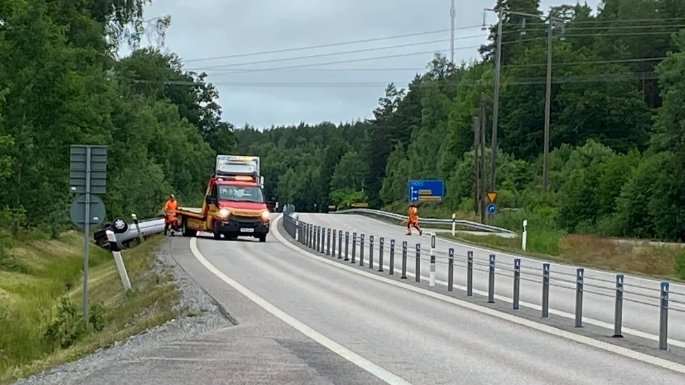 Sänk farten och ta hänsyn till dem som arbetar på vägen, det är personer som har en familj hemma som väntar på dem.
