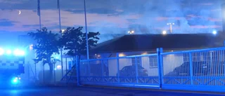 Brand i elskåp orsakade kraftig rökutveckling i kontorslokaler