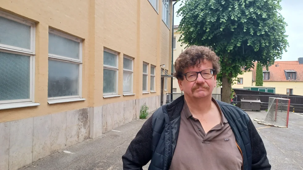 Lars Stjernkvist sörjer sin mördade barndomskamrat Ing-Marie Wieselgren.