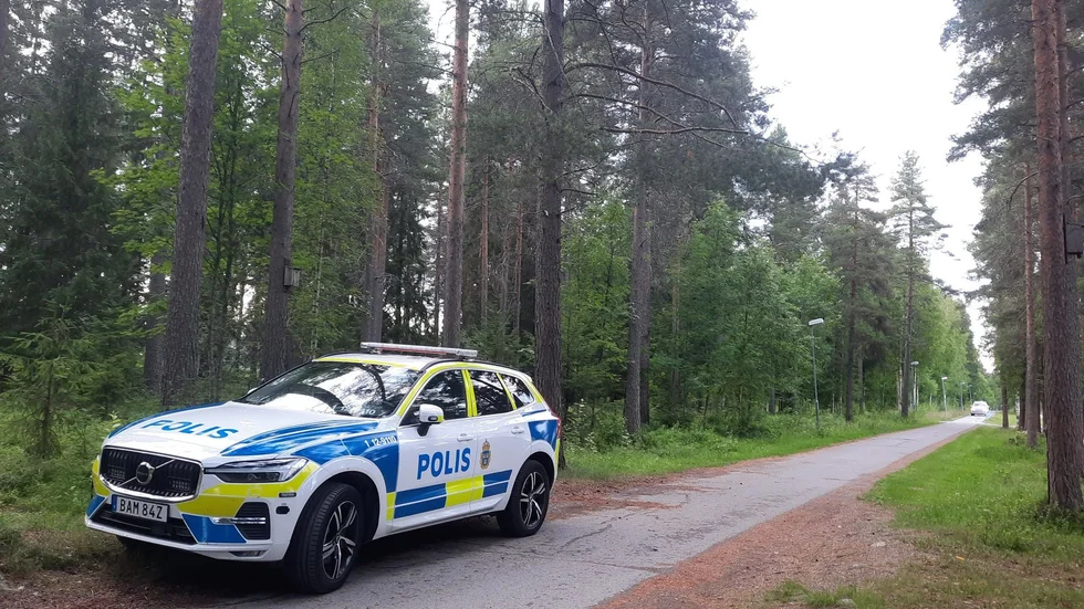 Polisen ska åka ut till platsen för att göra en förundersökning. 