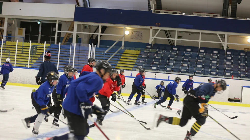 Visby Romas hockeyskola är tillbaka efter två års pandemiuppehåll.