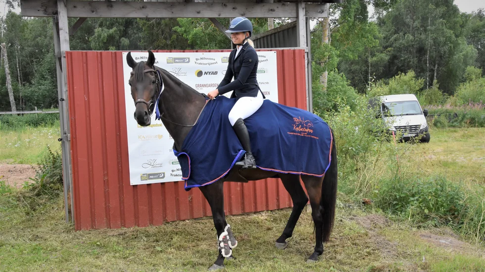 Nina Backman och Locomotion for U segrade i cupen bland hästekipagen.