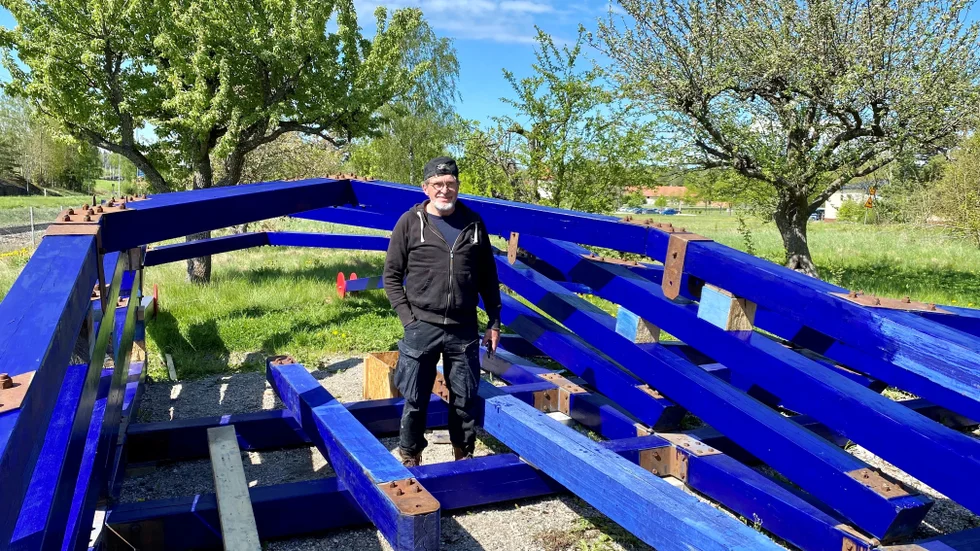 Konstnären Mats Lodén och hans verk "Katedralbygge - ett konkrement" har stått i Stjärnholms skulpturark och utgjort ett landmärke för dem som rest mellan Nyköping och Oxelösund. 