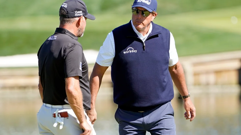Lee Westwood och Phil Mickelson får inte både äta kakan och ha den kvar, har PGA-touren slagit fast. Arkivbild.