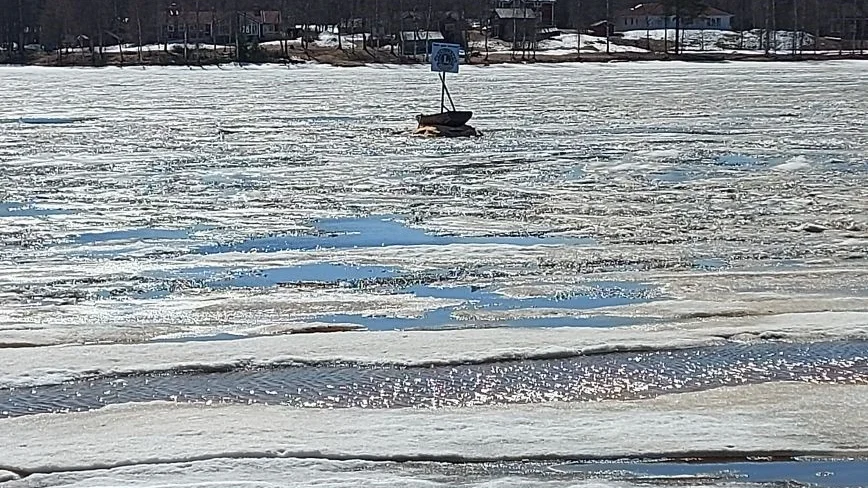 Isen på Kalixälven nedanför Kalixbron gick i år 7 maj. Då flöt Lions båt iväg.
