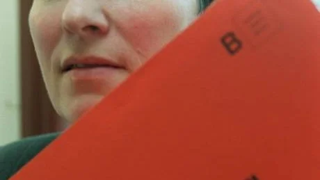 Många kvinnor får väldigt låg pension, ofta bara drygt 9000 kronor i månaden. Medan en del män, som Nordeas vd, får 98 miljoner kronor i pension. Är det någon som fortfarande tycker att Sverige är ett av de mest jämlika länderna i världen?