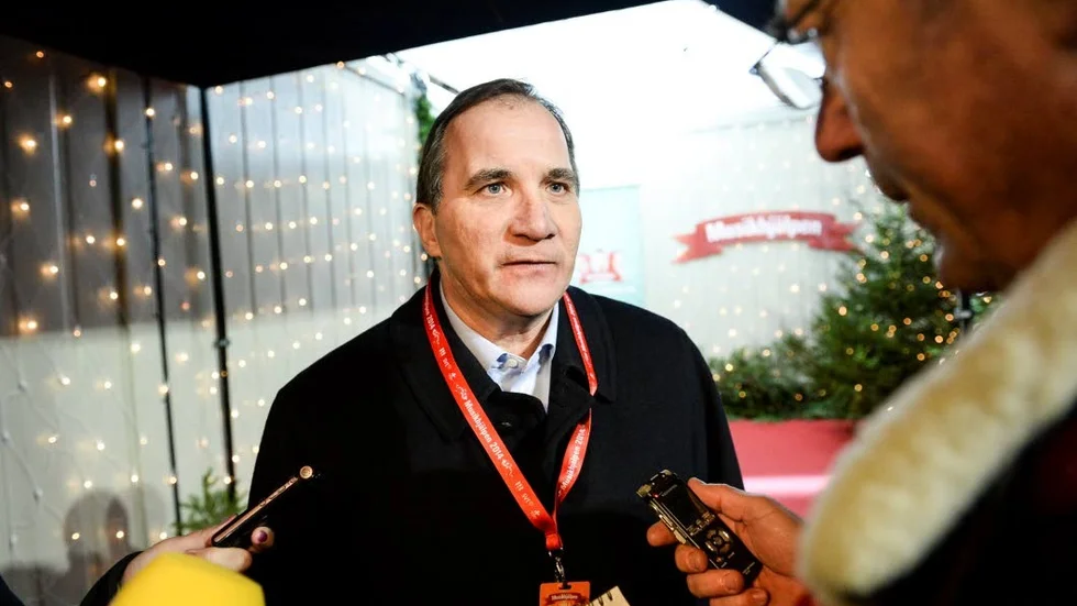 Stefan Löfven. I dyster offerkofta.