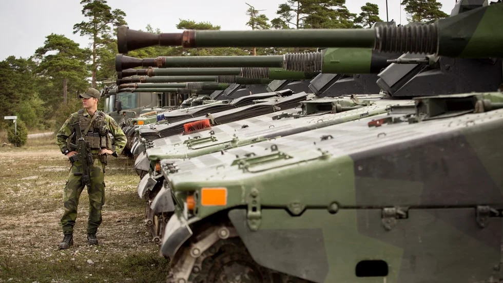 ÖB överbefälhavaren Micael Bydn besöker tofta skjutfält
soldater, militärer, militär, försvaret försvarsmakten gotland