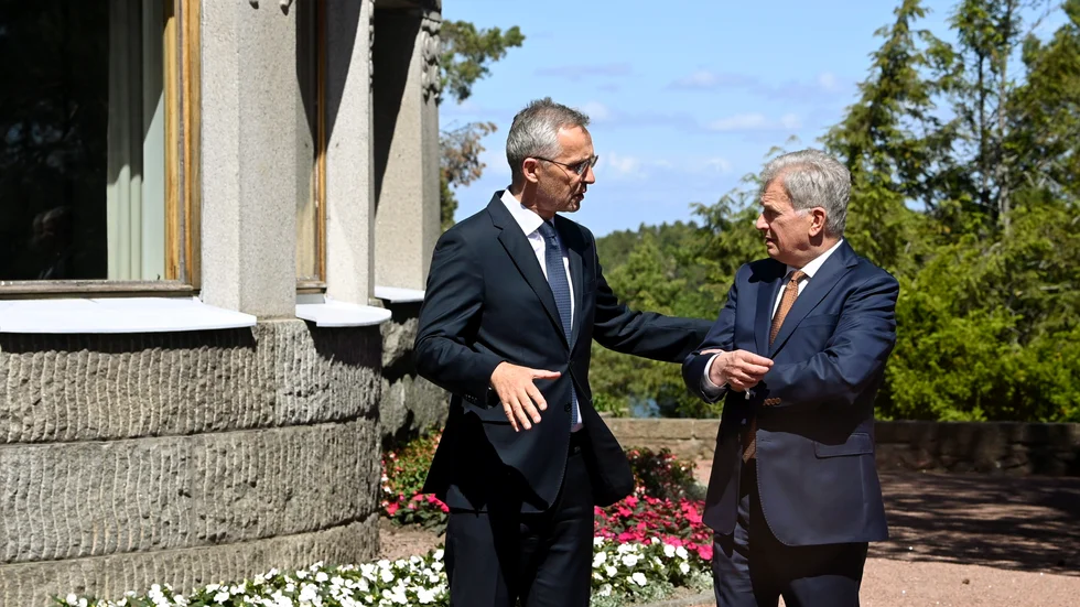Natochefen Jens Stoltenberg är under söndagen på besök i Finland och träffar president Sauli Niinistö.