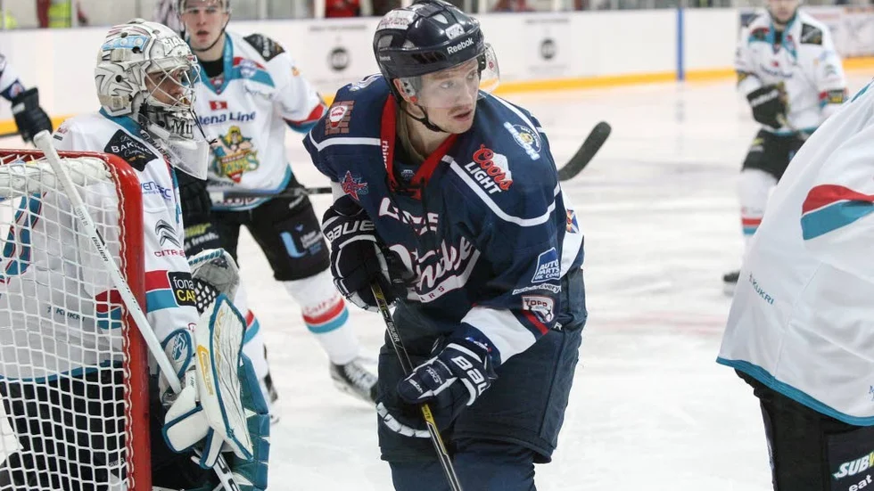 Londoner. Den förre Luleå Hockey-forwarden Mikael Lidhammar flyttar efter två år i Skottland till mångmiljonstaden London.