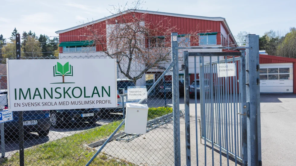 Den 5 maj beslutade Skolinspektionen att Imanskolan ska stängas. Förvaltningsrätten upphäver beslutet tills domstolen fattat ett slutgiltigt avgörande.
