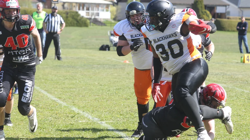Motala Blackhawks division 2-säsong lever, hemmamatchen som blev inställd berodde på domarbrist. Nu blir det nya matcher i slutet av augusti.