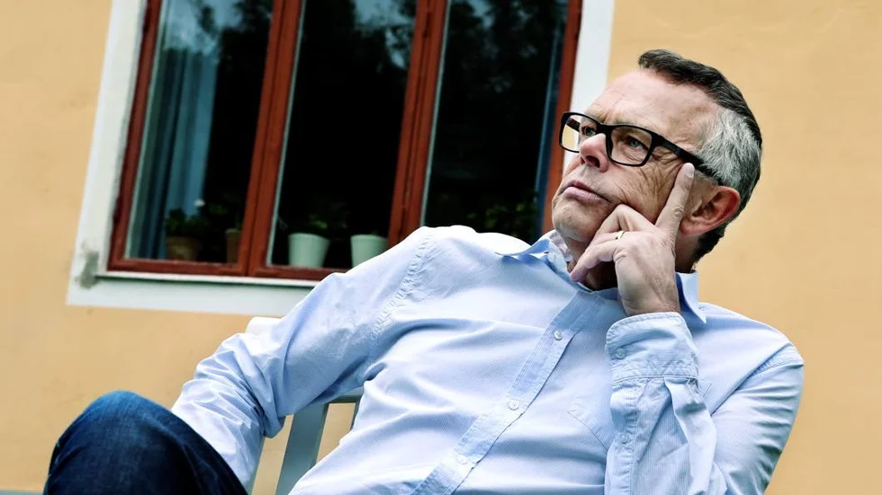 Åke Svensson som varit ett toppnamn inom socialdemokratin på Gotland tar nu avstånd från partiet. Orsaken är Löfvens löfte om att permanenta den strikta asylpolitiken efter valet. Åke Svensson menar att det är att ge upp och anpassa sig efter mörka krafter.