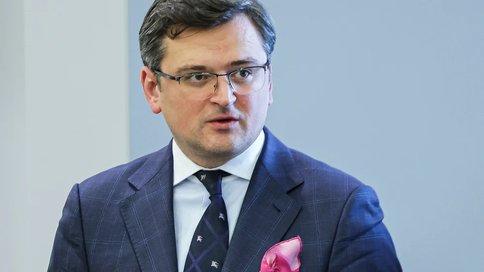 Dmytro Kuleba efter ett möte med Natos utrikesministrar i Bryssel. Bilden togs den 7 april.