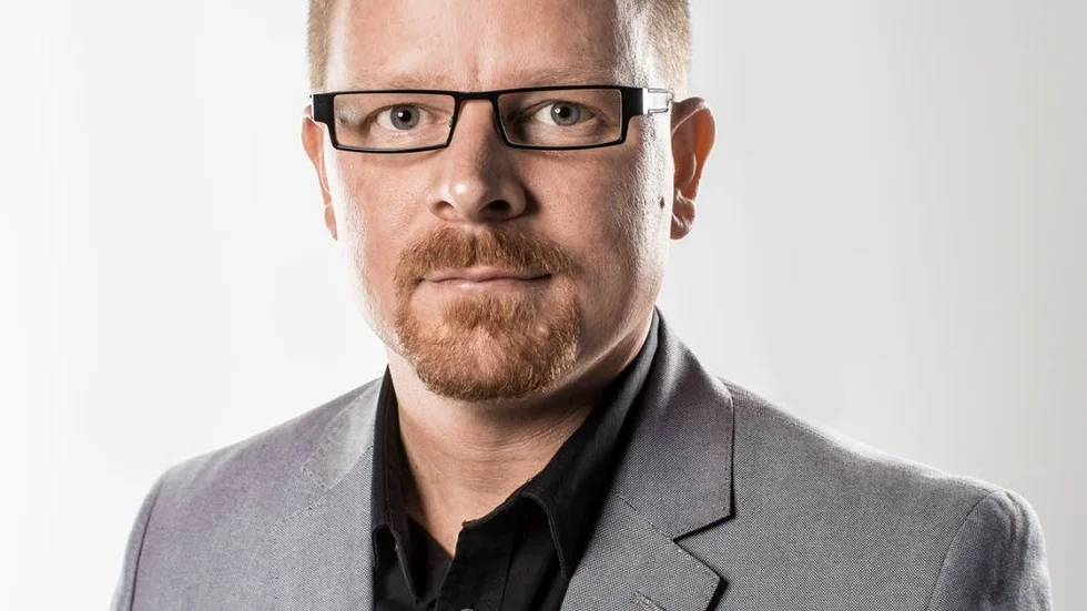 Simon Härenstam (M) och partikollegorna på Gotland håller inte med Moderaterna nationellt om att det behövs ett tiggeriförbud.