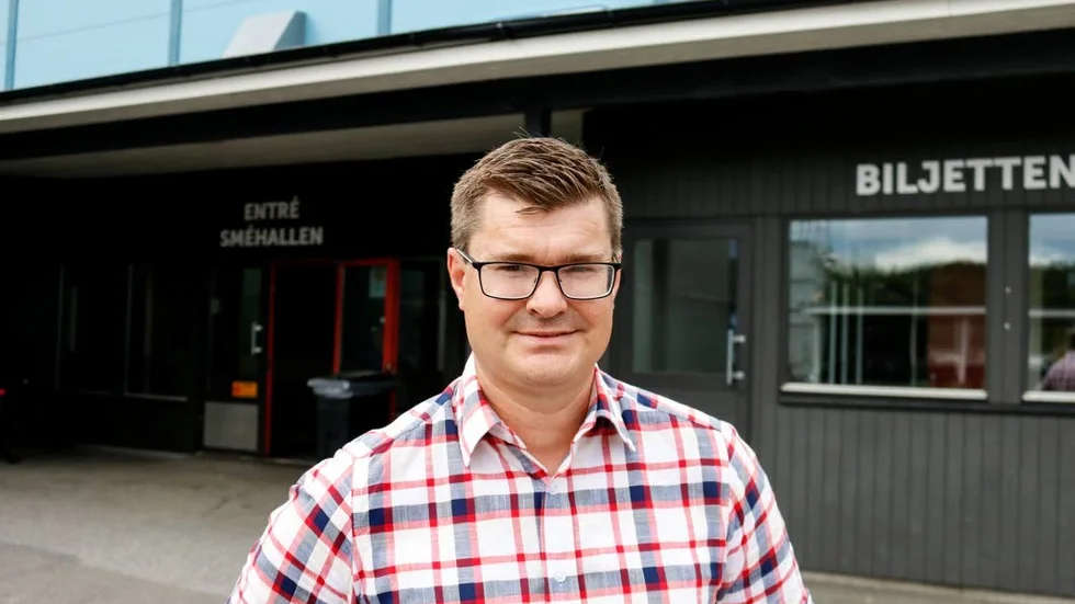 Anders Björk vill att politikerna investerar åtta miljoner i klubbens uterink.