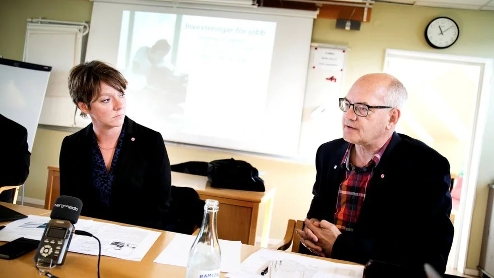 BUDGETPRESENTATÖRER. Matilda Ernkrans och Björn Jansson.