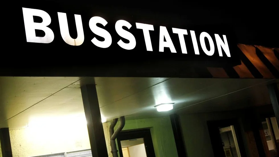Bussen missade att stanna vid busstationen.