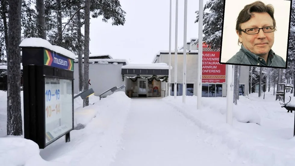Misstankar. Under Jokkmokks marknad för några år sedan hölls ett seminarium för samiska författare på Ájtte. När arvodena skulle betalas ut fanns det helt plötsligt inga pengar på föreningen Bágos konto, berättar förre styrelseledamoten Nils-Henrik Sikku (infälld).