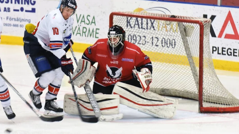 Bra. Kalix målvakt Jacob Carlsson hade en ganska svår match där han långa stunder stod utan något att göra.