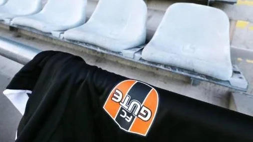 En tidigare anställd i FC Gute är misstänkt för grov förskingring.
