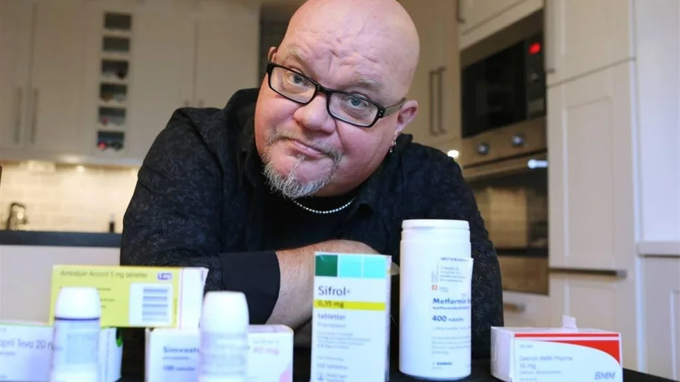 Dyra mediciner. Tommy Broström tror att en överviktsoperation skulle ge honom ett piggare, rörligare och friskare liv.