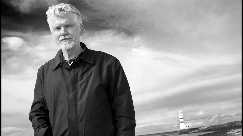 Gyrðir Elíasson (född 1961) är en isländsk poet och författare. Han tilldelades i våras det prestigefyllda Tranströmerpriset, som vartannat år delas ut till en lyriker som verkar i samma anda som den svenske Nobelpristagaren Tomas Tranströmer.